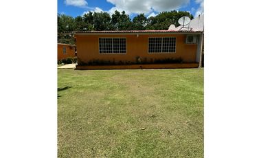 COCLE / ANTON / 80000M PLANOS / 4 CASAS / 8 CABAÑAS / SOBRE LA VIA AG