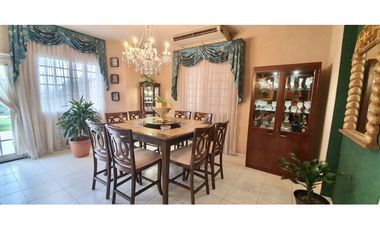 Venta de casa con patio en El Bosque, El Doral de Alto del Bosque