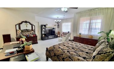 Venta de casa con patio en El Bosque, El Doral de Alto del Bosque