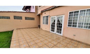 Venta de casa con patio en El Bosque, El Doral de Alto del Bosque