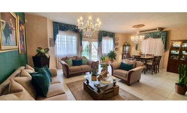 Venta de casa con patio en El Bosque, El Doral de Alto del Bosque