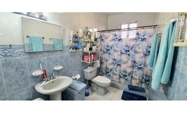 Venta de casa con patio en El Bosque, El Doral de Alto del Bosque