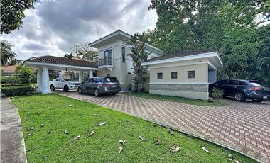 Venta de Casa en PH Residencial Camino de Cruces, Ancón