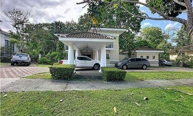 Venta de Casa en PH Residencial Camino de Cruces, Ancón