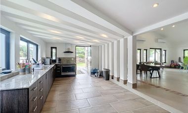 Alquiler de Casa con Piscina en Coronado – Club de Golf