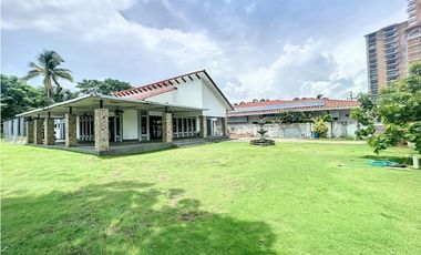 Alquiler de Casa con Piscina en Coronado – Club de Golf