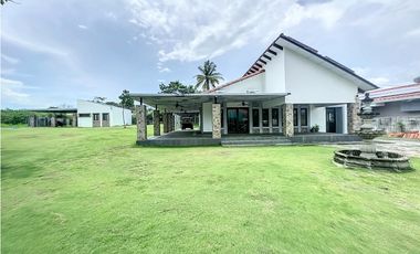 Alquiler de Casa con Piscina en Coronado – Club de Golf
