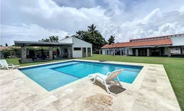 Alquiler de Casa con Piscina en Coronado – Club de Golf