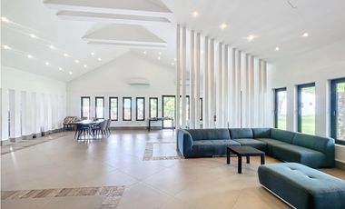 Alquiler de Casa con Piscina en Coronado – Club de Golf