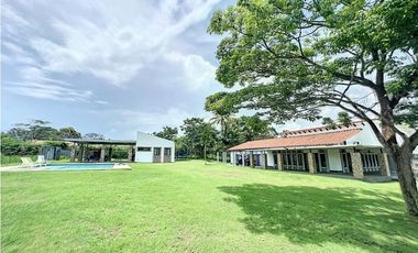 Alquiler de Casa con Piscina en Coronado – Club de Golf