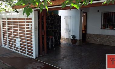 Casa en alquiler mensual amoblada en Villa Dolores