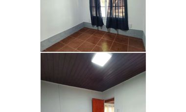 Casa en alquiler en Villa Adela con amplio jardín y entrada para vehículos