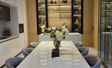 4 Bedroom Villa for sale in Phra Khanong Nuea, Bangkok