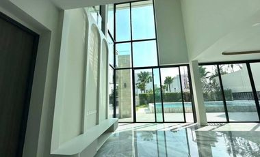 5 Bedroom Villa for sale in Tha Raeng, Bangkok