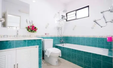 5 Bedroom Villa for sale at Sunset Village