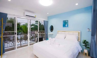 5 Bedroom Villa for sale at Sunset Village