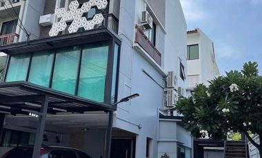 ขายทาวน์โฮม โครงการ อารียา แมนดารีนา สุขุมวิท 77