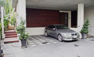 5 Bedroom Villa for sale in Khlong Tan Nuea, Bangkok