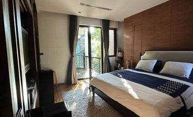 5 Bedroom Villa for sale in Khlong Tan Nuea, Bangkok