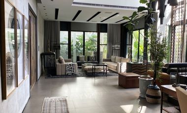 5 Bedroom Villa for sale in Khlong Tan Nuea, Bangkok
