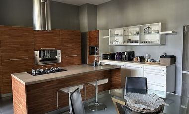 5 Bedroom Villa for sale in Khlong Tan Nuea, Bangkok