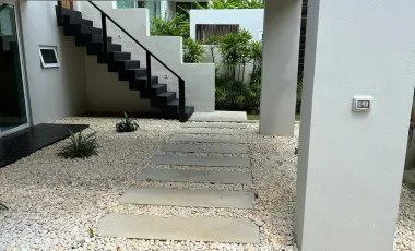 Absolute Beachfront Villa