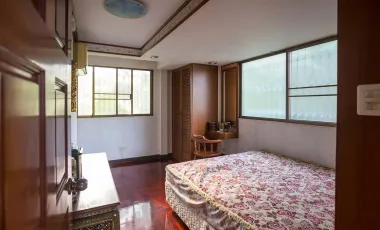 3 Bedroom Villa for sale in Bang Chak, Bangkok