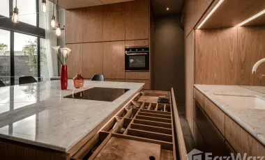 2 Bedroom Townhouse for sale at OXO Townhouses Umalas