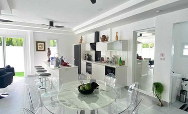 5 Bedroom Villa for sale in Rawai, Phuket