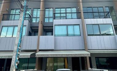 3 Bedroom Townhome BaanKlangMuang TheEditionRama9-Pattanakan