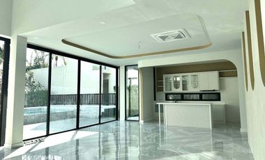Villa for Sale at The master Ekkamai - ramintra