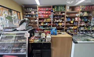 Local Comercial en Venta en Ricardo Lyon / Simón Bolívar