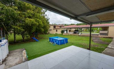 Hermosa casa amueblada en Clayton.