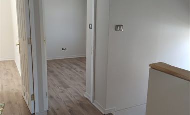 Casa en Venta en Venta amplia Casa Condominio Inglés Curicó SIN COMISION 116 mt en dos pisos