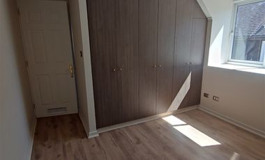 Casa en Venta en Venta amplia Casa Condominio Inglés Curicó SIN COMISION 116 mt en dos pisos