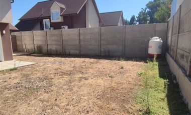 Casa en Venta en Venta amplia Casa Condominio Inglés Curicó SIN COMISION 116 mt en dos pisos