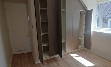 Casa en Venta en Venta amplia Casa Condominio Inglés Curicó SIN COMISION 116 mt en dos pisos