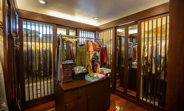 7 Bedroom Villa for sale in Phra Khanong Nuea, Bangkok