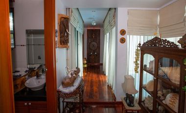 7 Bedroom Villa for sale in Phra Khanong Nuea, Bangkok