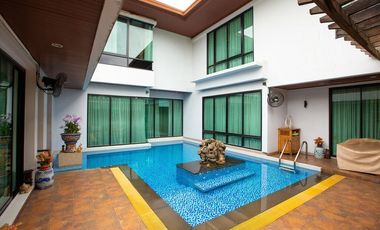 7 Bedroom Villa for sale in Phra Khanong Nuea, Bangkok