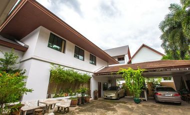 7 Bedroom Villa for sale in Phra Khanong Nuea, Bangkok