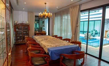 7 Bedroom Villa for sale in Phra Khanong Nuea, Bangkok