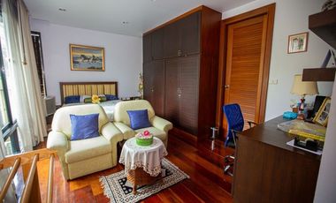 7 Bedroom Villa for sale in Phra Khanong Nuea, Bangkok