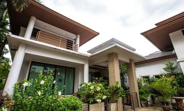 7 Bedroom Villa for sale in Phra Khanong Nuea, Bangkok