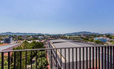 2 Bedroom Condo for rent at Dlux Condominium