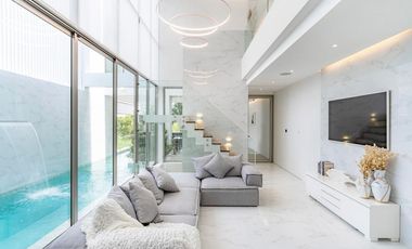 Modern 3 Bedrooms Villa. Construction will be Complete by March 15, 2023