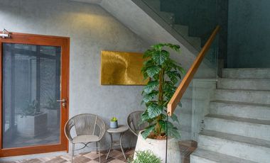 5 Bedroom Villa for sale in Phra Khanong Nuea, Bangkok