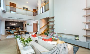 5 Bedroom Villa for sale in Phra Khanong Nuea, Bangkok