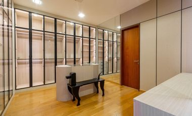 5 Bedroom Villa for sale in Phra Khanong Nuea, Bangkok