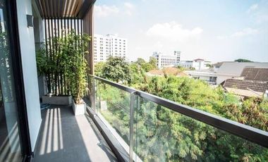 5 Bedroom Villa for sale in Phra Khanong Nuea, Bangkok